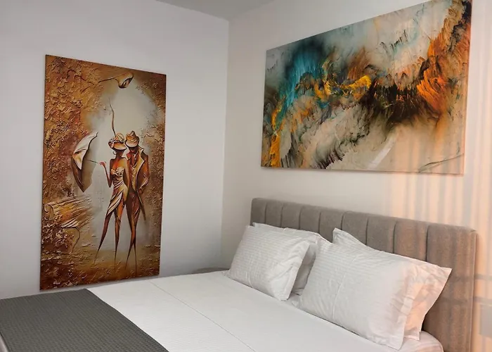 Albania Haven 7 Mine Peza * 地拉那